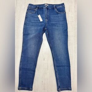 Martha Stewart mid rise skinny jeans medium blue size 20